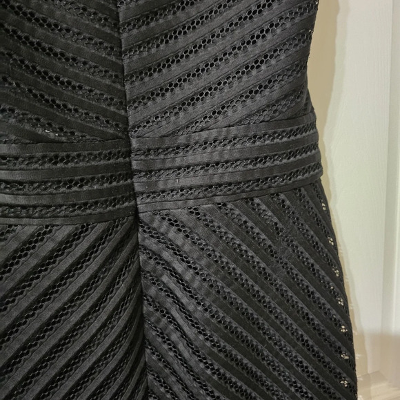 LRL Textured Chevron Scuba Sheath Dress, Vegan Leather Trim, Cage Neck, EUC! - Picture 9 of 14